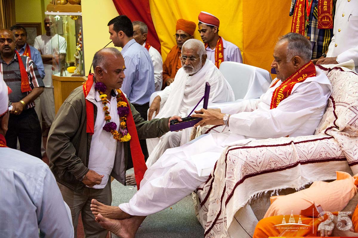 ©1987-2017 SKS Swaminarayan Temple East London